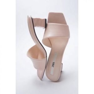 Zara IRREGULAR PATTERN RIGHT HEELS SANDALS