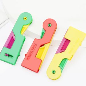 1PCS Elderly Sewing Needle Thread Tool Elderly Guide Needle Easy Device Automatic Thread Sewing Supplies Random Color
