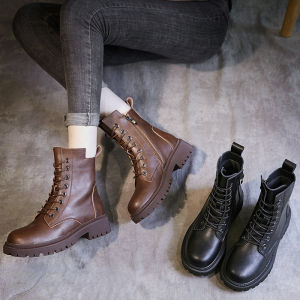 💖KAK SHOPZ💖รองเท้าบูทมาร์ตินผู้หญิงรองเท้าบูทสั้นส้นกลางส้นหนาใหม่ปี 2023 รองเท้าบูทซิปข้างวัสดุกันน้ำทันสมัยและจับคู่ง่ายจัดส่งจากประเทศไทย