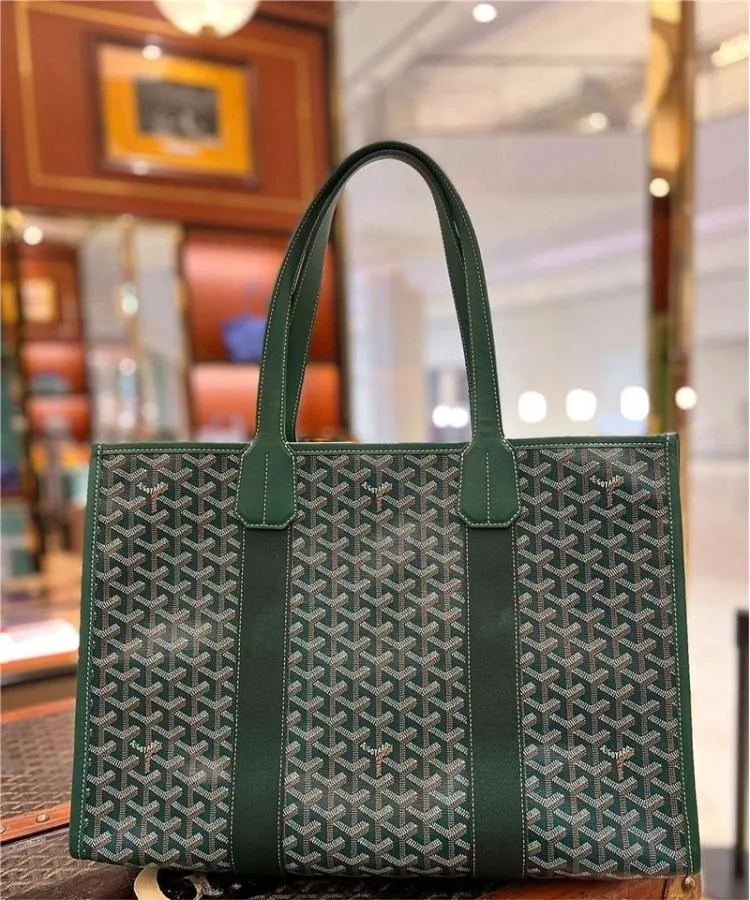 Goyard tote hotsell bag men