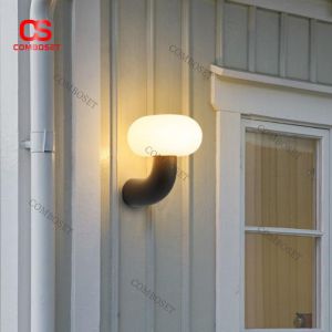 Đèn Gắn Tường Chao PE Dáng Cong Sân Vườn Ban Công Hiện Đại
