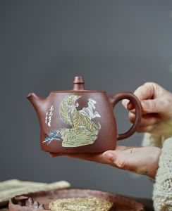 Ấm Tử Sa Nghi Hưng Hán Đạc Lão Hổ 460 ml (Tử Nê)