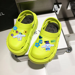 Lishops ใหม่มาก รองเท้าแตะหัวโต งานพื้นดำสกรีนโลโก้ นุ่มนิ่มน้ำหนักเบา ใส่สบายไม่เจ็บเท้า แถมตัวติดน่ารักโซคิ้วท์ให้ด้วยน๊าา ชอบก็ซื้อกันเลย