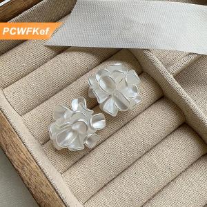 【PCWFKef】 Trắng Acrylic Hoa Bông Tai Cho Phụ Nữ Lãng Mạn Đảng Wedding Bông Tai Đơn Giản Thời Trang Stud Bông Tai Đồ Trang Sức Cô Gái Quà Tặng