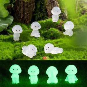 CILL Cartoon Luminous Small People Figurines Resin Crafts Glow in Dark People Figurines Miniatures Kids Gift Cute Little Man Statue Micro Landscape Ornaments