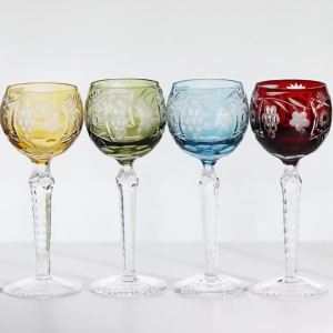 FFBH Vintage Champagne Glasses Creative Hand-carved Pattern Glasses Crystal High-heel Glass Celebration Souvenir Tabletop Glassware R7Q2P