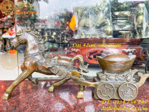 Tượng ngựa kéo xe tài lộc bằng đồng hun giả cổ dài 43cm cao 21cm