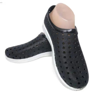 Summer mens outerwear Baotou beach hole shoes flat sandals summer trend non-slip slippers