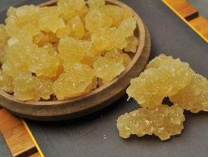 Đường phèn Quảng Ngãi chính hiệu (màu vàng) nấu từ nguyên liệu đường mật mía rất thơm vị ngọt thanh NGON1 - rất ngon khi ngâm hoặc chưng cùng hoa quả hoặc dùng trong pha chế