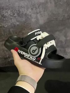 [Free Shipping] Stylish And Unique Design These Slip-On Sandals Feature A Headphone Strap Detail A Thick Sole And A Trendy Height-Enhancing Design Making Them Perfect For Both Casual Wear And Driving