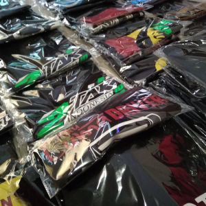 HANYA UNTUK TAMBAHAN LENGAN PANJANG\nBaju Kaos Logo IM A DETAILER - Atasan Katun Combed Pria Wanita Sablon Profesi Usaha Otomotif Motor Mobil\nBaju Kaos Anime KANNA PEEKER MISS KOBAYASHIS DRAGON DAGON MAID - Atasan Katun Combed Pria Wanita Sablon Manga Otaku Kartun Jepang