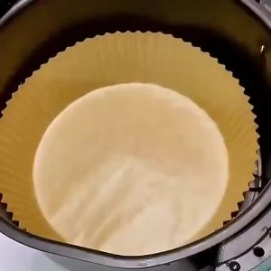 กระดาษรองหม้อทอดไร้น้ำมัน แบบเป็นเทิ้ง (ช่อง 50/100 ชิ้น) สำหรับกิจกรรมอาหาร สามารถใช้ในโรงแรมMoMo Bakery