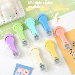 MOLES丨กรรไกรตัดเล็บพกพาสะดวกน่ารักพร้อมดีไซน์ป้องกันการกระเด็นสำหรับใช้ในบ้านและในการเดินทาง