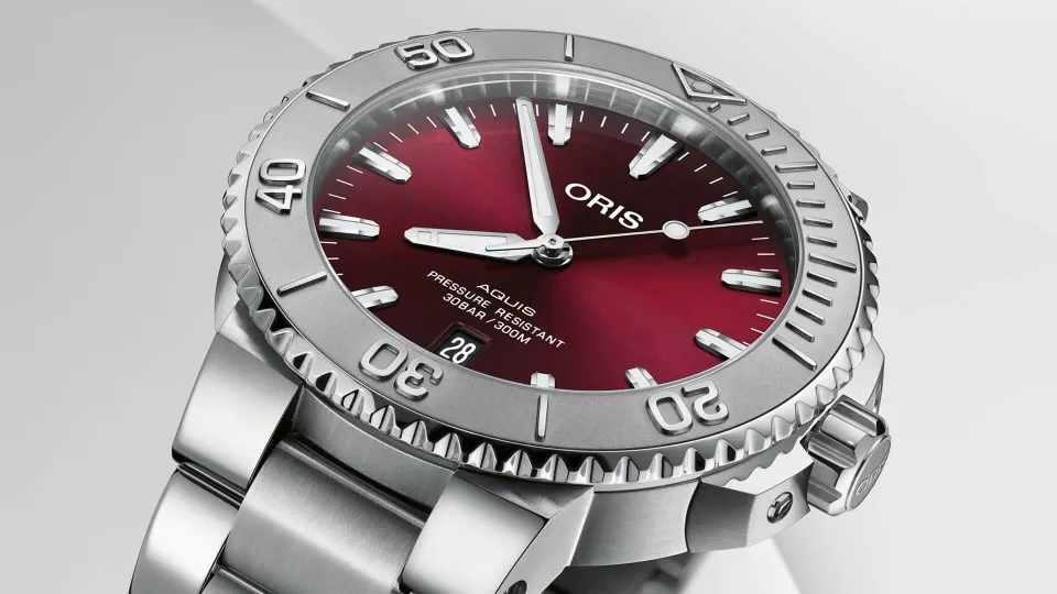 Oris Aquis Date Relief Red Dial 41.50mm Stainless Steel Automatic