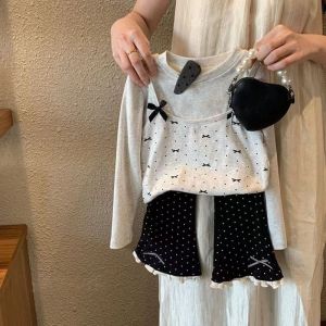 TUmama ชุดเสื้อเด็กลายผีเสื้อและกางเกงขาสั้นลายจุดลายจุดสำหรับฤดูใบไม้ผลิฤดูใบไม้ร่วง Charming