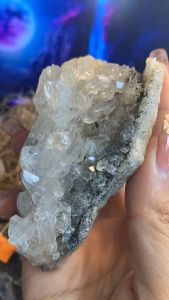 Tinh thể đá Thạch Anhcộng sinh Tourmaline tán sắc AAA tự nhiên năng lượng vũ trụ thiên định 685