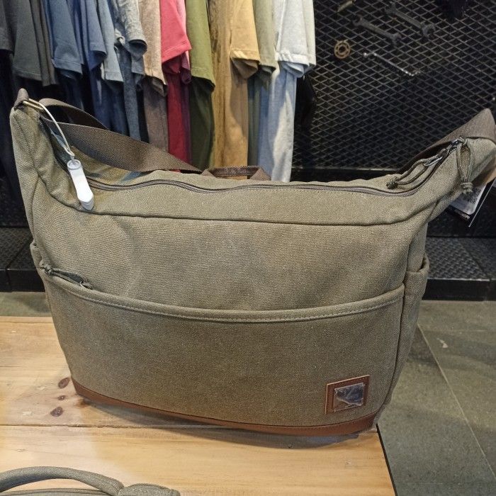Tas Selempang Eiger BTR CANVAS MESSENGER LAPTOP 17L Bag 91000 7602
