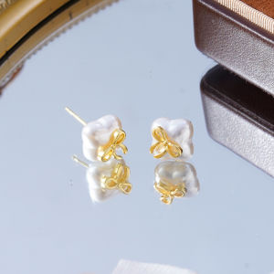 Fashionable Ring Gift 跨境轻奢高级感春夏珍珠耳钉爆款绝美耳环蝴蝶结简约百搭气质耳饰