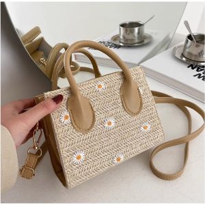 Tas Selempang Wanita Bahan Anyam Jerami Import/Slingbag Fashion Wanita Motif Lace/Totebag BAO027
