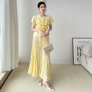 40845 Summer Miyake Pleated T-Shirt Short Sleeve Handmade Three-Dimensional Pile Flower Set Flared Half Skirt For Women One Size (45-75kg)