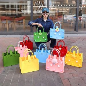 Cute Cartoon Felt Material Handbag Mommy Bag Lunch Bag Gift Bag Shopping Bag Kids Gift Bag 2E Tote Bag