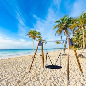 4Pcs Professional Fence Post Repair Kits Fence Post Anchors Fence Post Spikes Brackets Fence Stakes for Wood Metal Fences