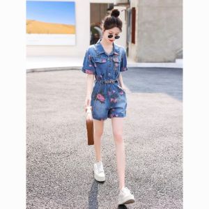 แฟชั่นแขนสั้นย้อนยุคพิมพ์กางเกงขาสั้นผ้ายีนส์ชิ้นเดียวสำหรับผู้หญิง 2025ใหม่บางเอวบางและจั๊มสูทผ้ายีนส์ขากว้าง