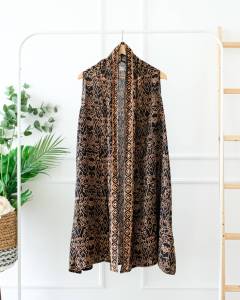 OUTER BATIK OUTER TANPA LENGAN ATASAN BATIK WANITA OUTER LENGAN BUNTUNG BATIK MODERN WANITA SLEEVELESS OUTER BATIK CARDIGAN BATIK ROMPI BATIK KONDANGAN BATIK KATUN BATIK DOBY ROMPI MOTIF (BIGSIZE FRIENDLY)