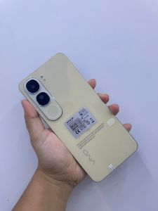 VIV0 V40 Lite 5G Smartphone | Dual 50MP Camera | 12GB RAM + 512GB Storage | Triple Defense Protection | New - Gold/Black