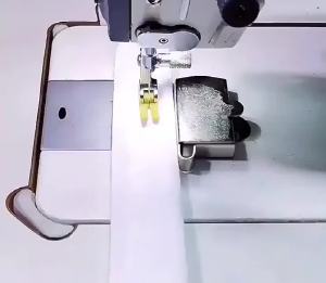 Multifucntional Seam Guide with 2 Pcs Screws Hemmer Guide Hem Guide for Industrial Lockstich or Walking Foot Sewing Machine Sewing Machine Accessories