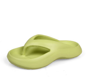 [Free Shipping] WomenS Summer Flip-Flops New Style Thick-Soled Non-Slip Beach Sandals With A Platform Sole