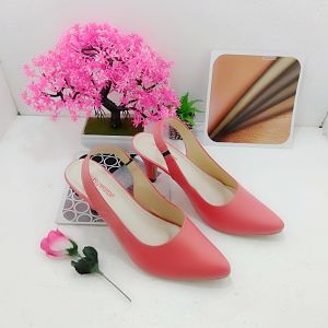 Sandal Sepatu Fantovel Wanita Trendi Terbaru Hak 5cm\\n\\n Kenali Sandal Sepatu Fantovel Terbaru\\n\\n Desain Elegan Sandal Fantovel\\n\\nSandal Sepatu Fantovel adalah pilihan tepat bagi wanita yang mencari sepatu yang elegan dan trendi. Dengan desain yang menawan, sandal ini menawarkan gaya yang modern dan modis, serta kenyamanan yang luar biasa. Tersedia dalam berbagai warna dan model, sandal ini cocok digunakan dalam berbagai acara formal dan semi-formal.\\n\\n Keunggulan Sepatu untuk Acara Formal\\n\\nSandal Sepatu Fantovel terbaru memiliki beberapa keunggulan yang menjadikannya pilihan ideal untuk acara formal. Pertama, hak 5 cm memberikan penampilan yang lebih tinggi dan anggun, sementara material berkualitas menjaga kenyamanan kaki Anda selama berjam-jam. Selain itu, sandal ini mudah dipadukan dengan berbagai pakaian formal, sehingga memudahkan Anda dalam merencanakan penampilan Anda.\\n\\n Sandal Sepatu Wanita Trendi: Rekomendasi Model\\n\\nAda beberapa model Sandal Sepatu Fantovel yang dapat menjadi rekomendasi bagi Anda. Untuk acara formal, model dengan detail berlian atau kristal dapat menambahkan sentuhan mewah pada penampilan Anda. Sedangkan untuk acara semi-formal, model dengan warna netral seperti hitam atau coklat akan menjadi pilihan yang tepat. Pastikan untuk memilih model yang sesuai dengan bentuk kaki Anda dan acara yang akan Anda hadiri.\\n\\n Tips Memilih Sandal Hak 5cm\\n\\n Pertimbangkan Bentuk Kaki Anda\\n\\nPertimbangkan bentuk kaki Anda saat memilih sandal hak 5 cm. Jika Anda memiliki kaki lebar, pilih model dengan bagian depan yang cukup lebar untuk memberikan ruang gerak yang nyaman. Sedangkan jika Anda memiliki kaki ramping, model dengan bagian depan yang sempit dapat menjadi pilihan yang tepat.\\n\\n Cocokkan dengan Pakaian Acara Formal\\n\\nSaat memilih sandal hak 5 cm, pastikan untuk mempertimbangkan pakaian acara formal Anda. Pilih sandal dengan warna dan detail yang sesuai dengan pakaian Anda, sehingga penampilan Anda akan tampak harmonis dan profesional.\\n\\n Perhatikan Material Sandal\\n\\nMaterial sandal juga merupakan pertimbangan penting saat memilih sandal hak 5 cm. Pastikan untuk memilih material berkualitas yang tidak hanya nyaman digunakan, tetapi juga tahan lama dan mudah dirawat.\\n\\n Cara Merawat Sandal Sepatu Fantovel\\n\\n Membersihkan Sandal dengan Benar\\n\\nUntuk menjaga kebersihan dan keawetan sandal Sepatu Fantovel, pastikan untuk membersihkannya secara rutin. Gunakan kain lembut dan sabun ringan untuk membersihkan bagian atas dan bawah sandal. Hindari menggosok terlalu keras, karena dapat merusak material sandal.\\n\\n Menyimpan Sandal Agar Tetap Awet\\n\\nSetelah selesai menggunakan sandal, simpanlah dalam kotak atau wadah yang aman dan kering. Jauhkan dari sinar matahari langsung dan tempat yang lembab, karena dapat merusak material sandal.\\n\\n Menghindari Kerusakan pada Sandal\\n\\nUntuk menghindari kerusakan pada sandal, hindari menggunakan sandal di area yang kasar atau berdebu. Selain itu, hindari menginjak atau menekan benda-benda tajam dengan sandal, karena dapat merusak hak sandal.\n}