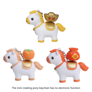 พลาสติกบิดเกลียวขนาดเล็กพวงกุญแจม้าทนทานต่อการตกหล่นไม่ต้องใช้แบตเตอรี่เสน่ห์ของม้าพวงกุญแจของขวัญที่สมบูรณ์แบบสำหรับทุกวัย