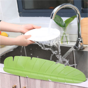 Soft Silicone Splash Guard Sucker Kitchen Sink Water Splash Guards Waterproof Screen Oil-Proof Splashproof Baffle Kitchen Gadget