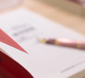 ปากกาขนาดพกพาทองเหลืองย้อนยุคตลับหมึกรีฟิลก่อสร้างโลหะออกแบบตามหลักสรีรศาสตร์สำหรับนักเรียนมืออาชีพ