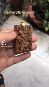 Mặt tượng trầm hương