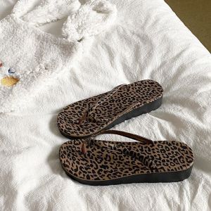 [Free Shipping] Beautiful polka dot shoes~Highly stylish womens summer flip-flops for outdoor wear with thick soles height-increasing non-slip and trendy