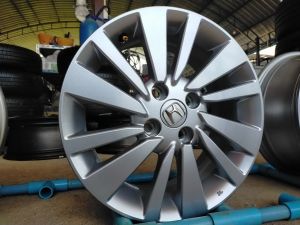 แม็กฮอนด้า สีเดิมป้ายแดง ขอบ15 กว้าง6 et45 ใส่ jazz city ได้ทุกรุ่น