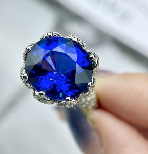 Tanzanite Tsavorite Diamond Ring แหวนเพชรแทนซาไนท์ ทองขาว18K แหวนพลอยแท้ เพชรแท้ แหวนใส่ออกงาน แหวนแต่งหน้า