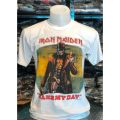 สไตล์มินิมอล IRON MAIDEN ถือเทียนขาว  เสื้อยืดผู้ชาย เสื้อสไตล์วินเทจ ไม่มีตะเข็บขา คนดัง เสื้อยืดคอกลมผ้าฝ้าย. 