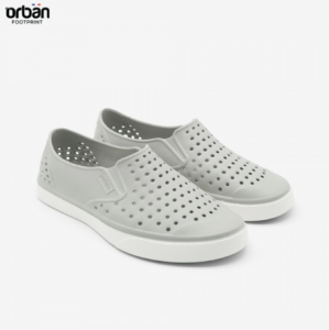 Giày nhựa mẫu mới URBAN NATIVE đi mưa du lịch đi làm chống nước thoáng khí ko hôi chân màu ghi trắng