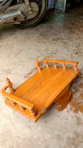 หิ้งพระไม้สักแท้ขนาด กว้าง60ซม(ทำสีลงเคลือบเงา)แข็งแรงทนทานน้ำหนักเบาเคลื่อนย้ายง่ายสินค้ามีพร้อมส่ง สินค้าพร้อมใช้งาน สินค้าเป็นงานไม้สักทองแท้