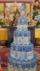 Khay nhựa giúp bày tháp nước 3 tầng 5 tầng thờ cúng. khay trưng bày chai nước