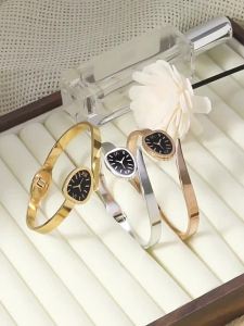 Vintage watch-style bracelet Serpentine Quartz Oval Dial Bracelet Roman numeral hollow stainless steel bracelet
