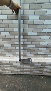 Cuốc nhíp xe cán bằng sắt dài 120 cm