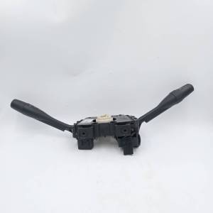 สวิทช์ยกเลี้ยว NISSAN A32 ( มือสอง )