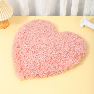 Factory heart-shaped pink plush pet pad non-slip bottom girl love decoration dog sleeping pad cat nest sleeping blanket