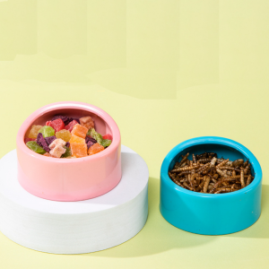 Chén Nhựa Vòm Chống Bới và Lật cho hamsterthỏ bọ nhím sóc...đựng thức ăn khô
