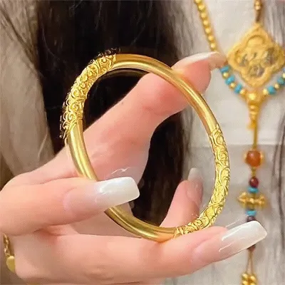 C & K Vòng Tay Mạ Vàng với Hoa Văn Truyền Thống và Thiết Kế Sang Trọng
