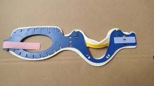 4 Gears Adjustable Tpy Neck Collar Cervical Traction Support ce Stretcher 2 Sizes